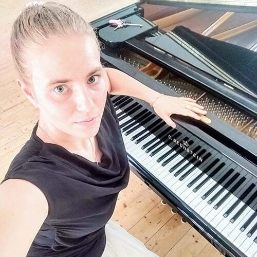 HMT_E_Klavier_Irina_500x500