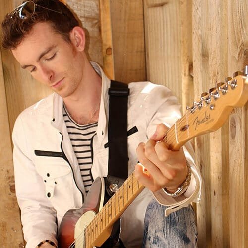 Michael ist Lehrer für Gitarre am Standort Freiburg
