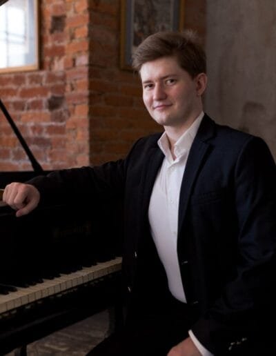 Slava ist Lehrer für Klavier in Köln