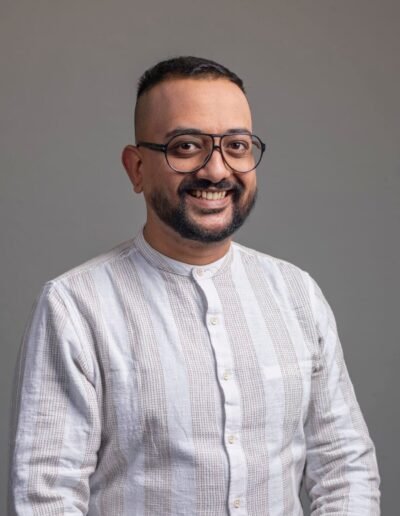 Asim Singh Halwarvi teaches piano in Rotterdam.
