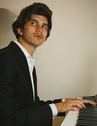 Abraham Otazo, piano teacher in Rotterdam, at his piano
