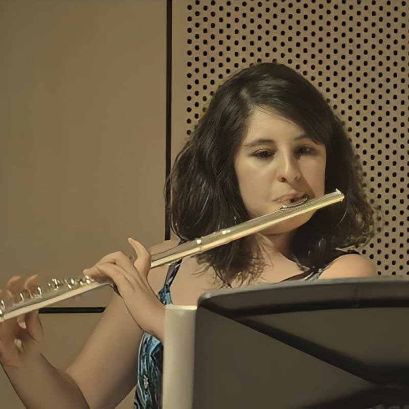 Natalia Molina, Musikpädagogin der Musikschule Düsseldorf, unterrichtet Querflöte, Blockflöte und Musikalische Früherziehung