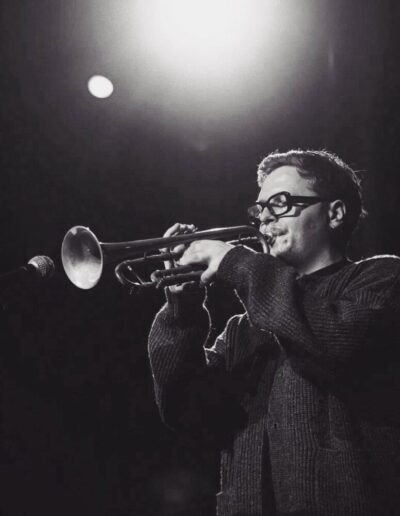 Jakob Lampert Geeft Trompetles Aan De Muziekschool In Rotterdam