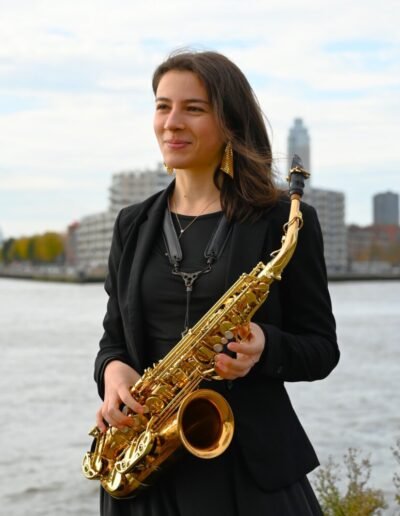 Martina Madini, Saxofoon Docent Bij Home Music Teachers, Geeft Muziekles Aan Huis In Rotterdam